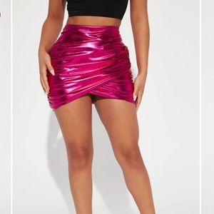 Small fuchsia skirt
